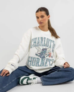 Mitchell & Ness Charlotte Hornets Ivy Arch Sweatshirt